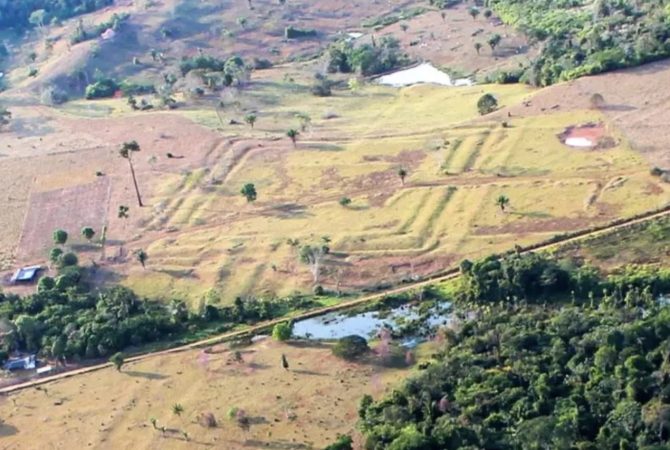 Pesquisa revela quase 400 geoglifos ocultos na Amazônia brasileira e reforça existência de grande civilização