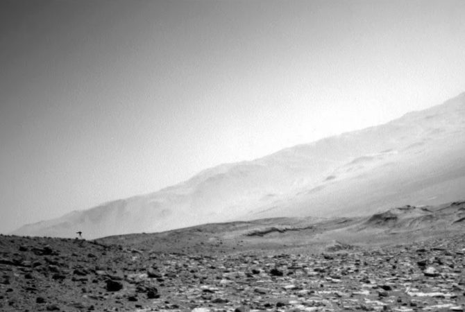 ‘Figura bizarra’ captada pelo Curiosity em Marte chama atenção e gera especulações na internet