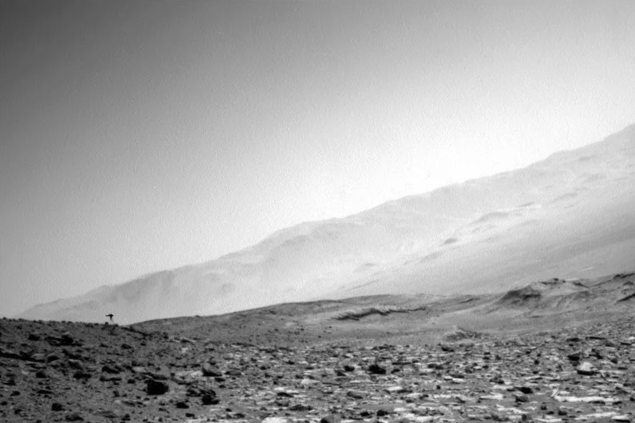 Foto capturada por robô em Marte mostra figura estranha e intriga web – Divulgação/NASA