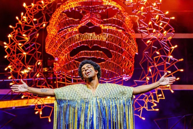 Vida e obra de Gilberto Gil viram espetáculo musical em São Paulo