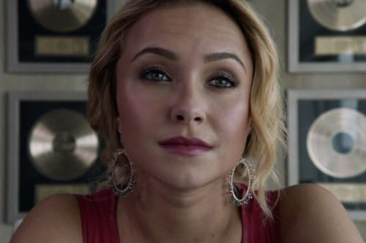 A notícia da morte da atriz estadunidense Hayden Panettiere, de 36 anos, deixou em choque fãs do mundo inteiro. A informação de que a artista havia falecido na manhã do dia 16 de agosto foi dada pelo pai da artista, Skip Panettiere, para o canal dos Estados Unidos, ABC News. -  (crédito: Reprodução)