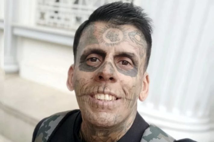 'Homem mais tatuado do Brasil', Leandro de Souza teve sessão de remoção adiada após descoberta de tumor – Reprodução/Instagram