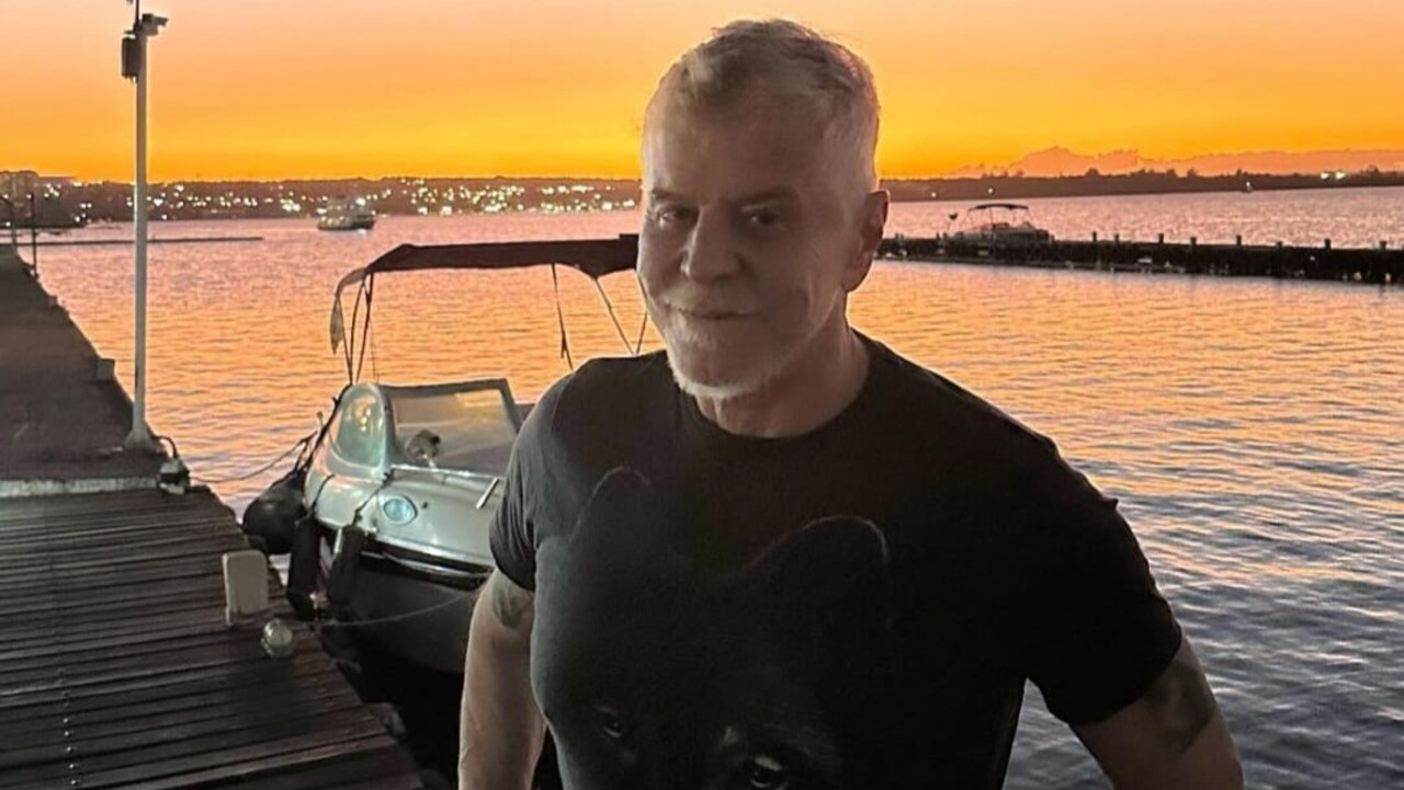 O artista, que também já é avô, contou que nunca expôs a vida dos filhos porque acreditava que apenas ele, como figura pública, deveria estar sujeito à exposição. A mesma decisão valeu para os relacionamentos amorosos e para a orientação sexual, assuntos que preferiu manter longe da imprensa. 
