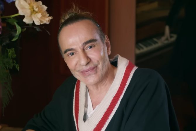 John Galliano será tema da exposição do Met e do Met Gala 2027 e gera polêmica