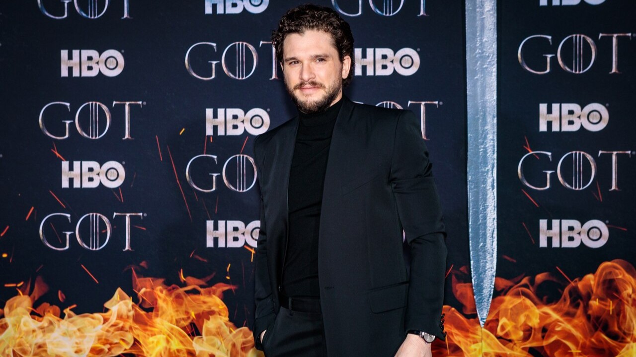 Kit Harington, conhecido por interpretar Jon Snow em 'Game of Thrones', da HBO, foi anunciado como o novo intérprete de Gilderoy Lockhart na segunda temporada da série 'Harry Potter'. O ator britânico substituirá Nicholas Hoult, que havia sido confirmado no papel, mas deixou a produção por conflitos de agenda com as gravações de 'Man of Tomorrow”, continuação de “Superman”. 
 -  (crédito: Wikimedia Commons /  Sachyn)