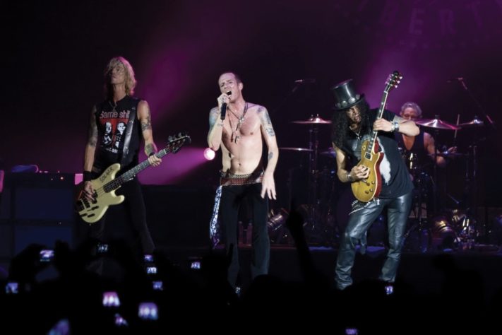 Slash na banda Velvet Revolver – Wikimedia Commons/Kreepin Deth at en.wikipedia