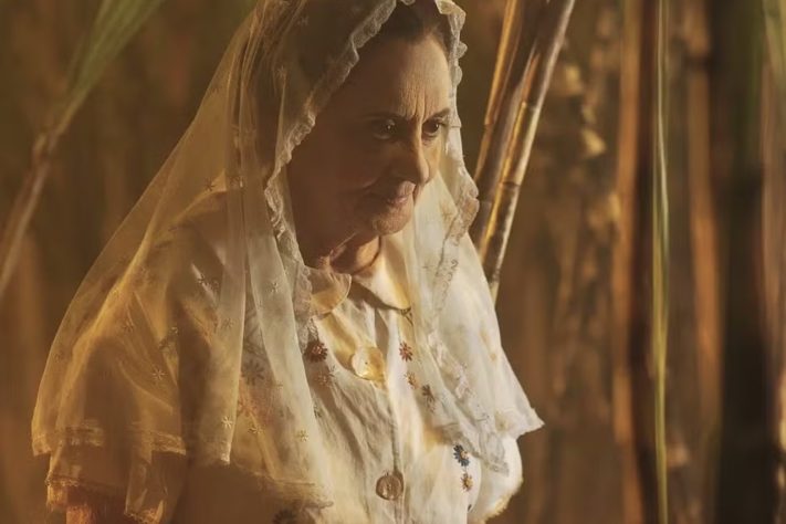 Laura Cardoso, como Senhora dos Dois Mundos, na minissérie 'Hoje é Dia de Maria' (2005) – Renato Rocha Miranda/Globo
