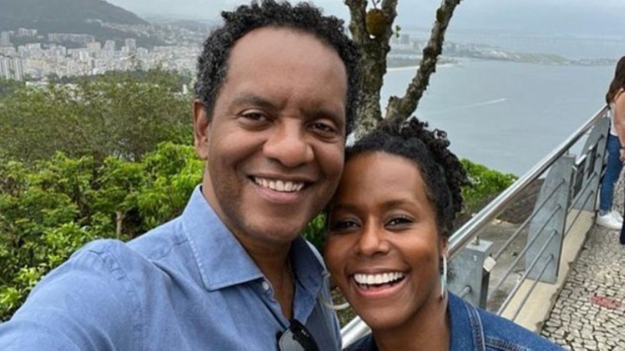Eles também revelaram o nome do bebê, que se chamará Malik. O nome tem origem árabe e significa “rei”, “soberano” e “líder”, além de ter forte tradição na cultura islâmica. O relacionamento de Maju com Agostinho Paulo Moura começou em 2003. O casal oficializou a união em 2009 e permanece junto desde então. Agostinho já é pai de dois filhos, de um relacionamento anterior. 

