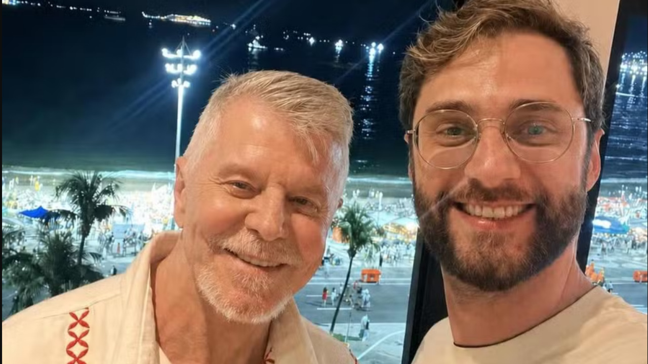 Falabella também comentou a repercussão de uma foto publicada ao lado do namorado, Alexandre Altoé, nas redes sociais. O ator afirmou que nunca teve interesse pela vida pessoal de outras pessoas e também não permitiu que o público acompanhasse a sua. Por isso, ficou surpreso com a reação à publicação. 
