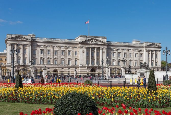 Mais de mil árvores e 775 cômodos: veja como é o Palácio de Buckingham, um dos maiores símbolos da monarquia britânica