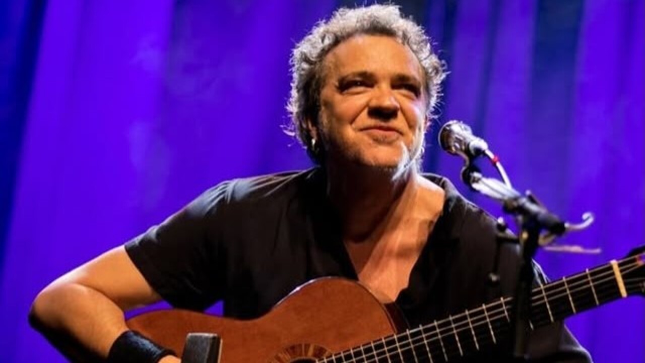 Moska é bastante crítico desse tipo de postura e já afirmou ser contrário a seguir cantando algo que pode ser interpretado considera agressivo. Por essa razão, deixou de apresentar algumas músicas que, com o passar dos anos, são consideradas agressivas. 
