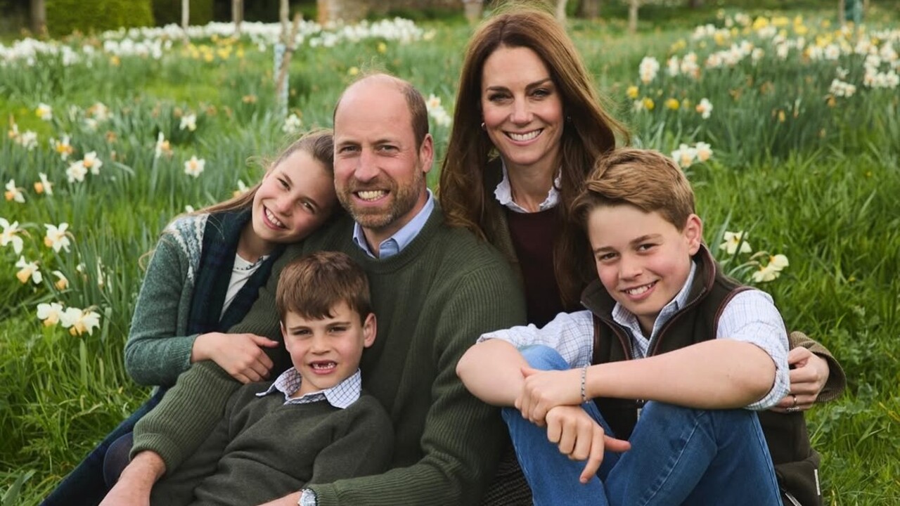 Catherine concluiu o tratamento em setembro de 2024 e, em janeiro de 2025, anunciou que o câncer estava em remissão. Assim como no caso de Charles, o tipo específico da doença nunca foi divulgado pela Família Real. Desde então, Kate tem falado publicamente sobre os desafios da doença e retomou de forma gradual suas funções públicas.
