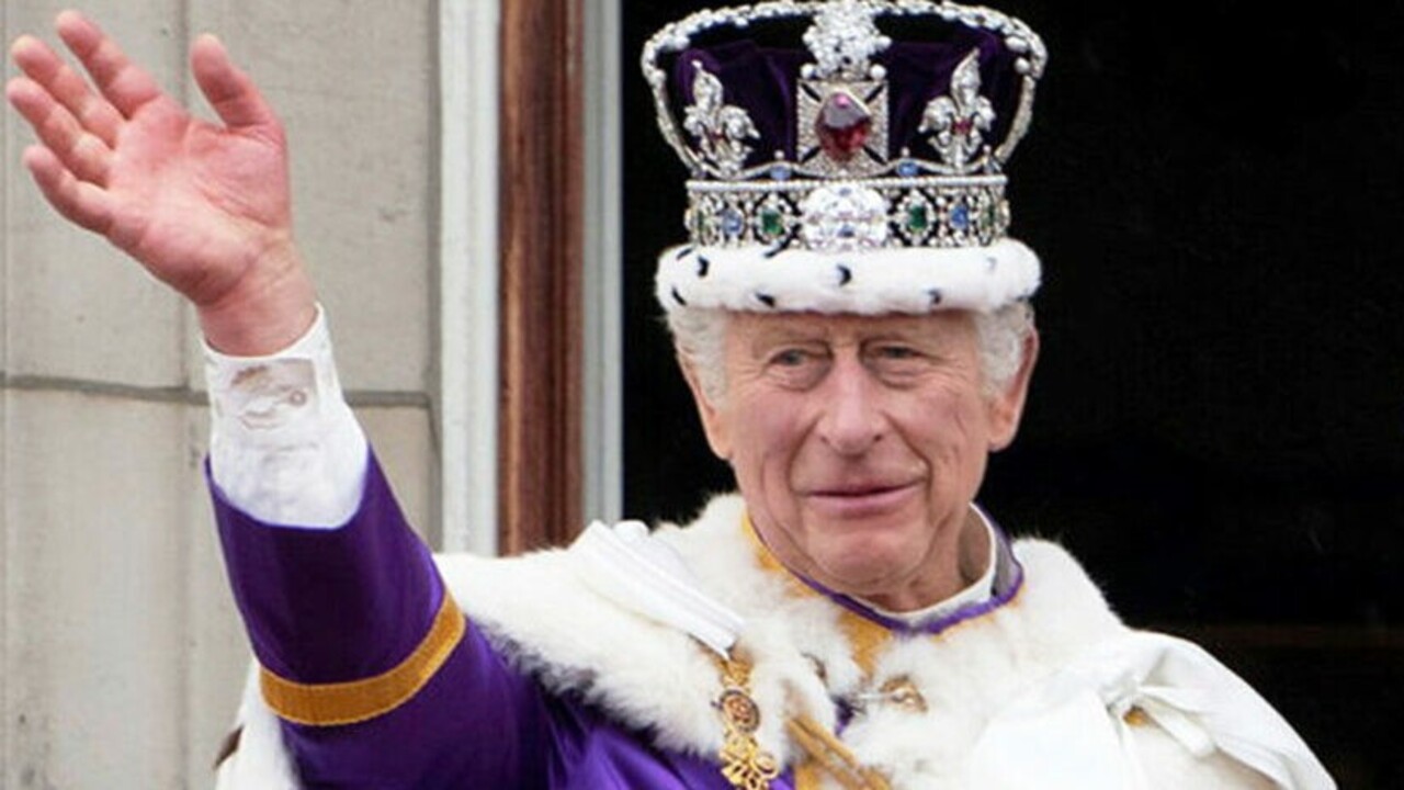O Palácio de Buckingham tornou o diagnóstico público poucos dias após o evento no instituto, em fevereiro de 2024. A família real não revelou qual tipo de câncer foi identificado, mas confirmou que Charles iniciou o tratamento imediatamente. 
