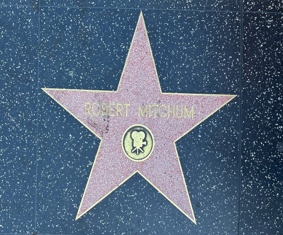 Ator e cantor Robert Mitchum 
