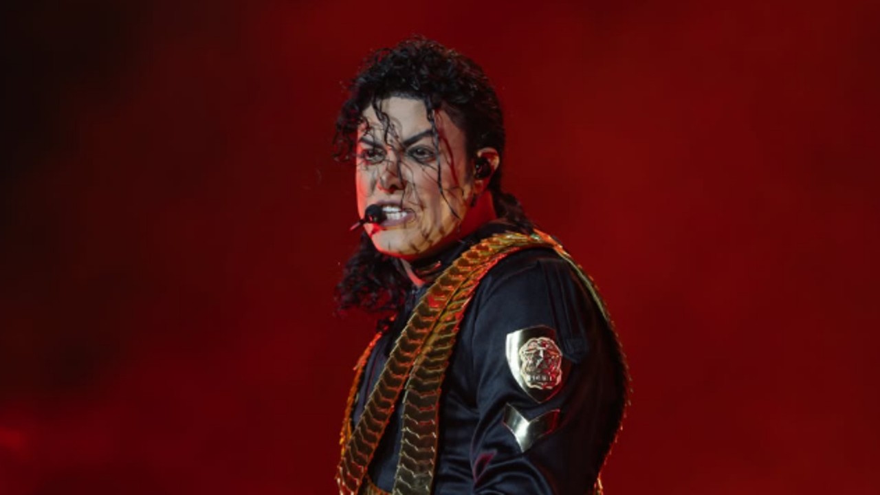De acordo com o site oficial do artista, Rodrigo Teaser é reconhecido pela Sony Music como intérprete oficial de Michael Jackson. Atualmente, o cantor comanda um dos espetáculos de tributo mais conhecidos dedicados ao artista, ao mesmo tempo em que desenvolve trabalhos autorais. 
