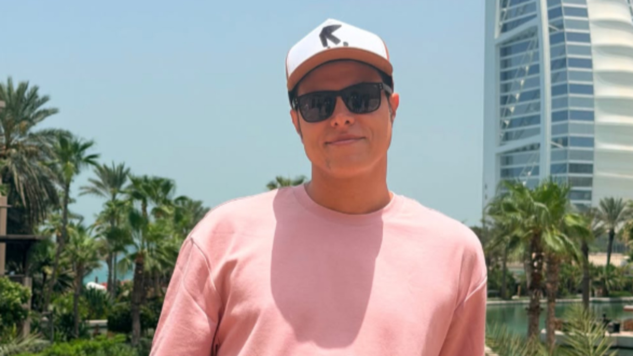 Rodrigo Teaser é cantor, compositor e dançarino brasileiro e começou a interpretar Michael Jackson ainda na infância, por volta dos 9 anos. Com o crescimento de sua popularidade, passou a realizar apresentações em diversas cidades do Brasil e no exterior, com figurinos, cenários, iluminação, efeitos visuais e elementos cênicos inspirados nas produções originais do Rei do Pop. 
