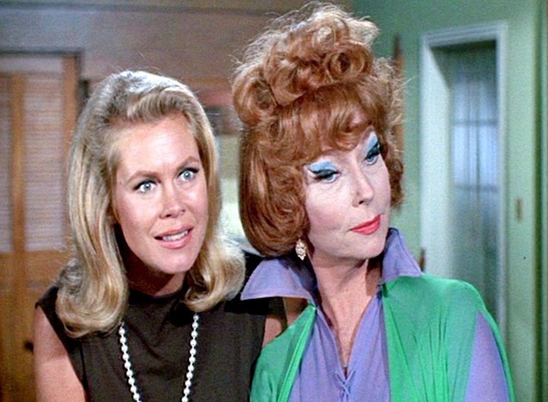 Agnes Moorehead morreu em 30 de abril de 1974, aos 73 anos, vítima de câncer uterino. Ao longo dos anos, sua doença foi associada à possível exposição à radiação durante as filmagens de “Sangue de Bárbaros”, realizadas em 1954, em Utah, relativamente perto de uma área de testes nucleares em Nevada