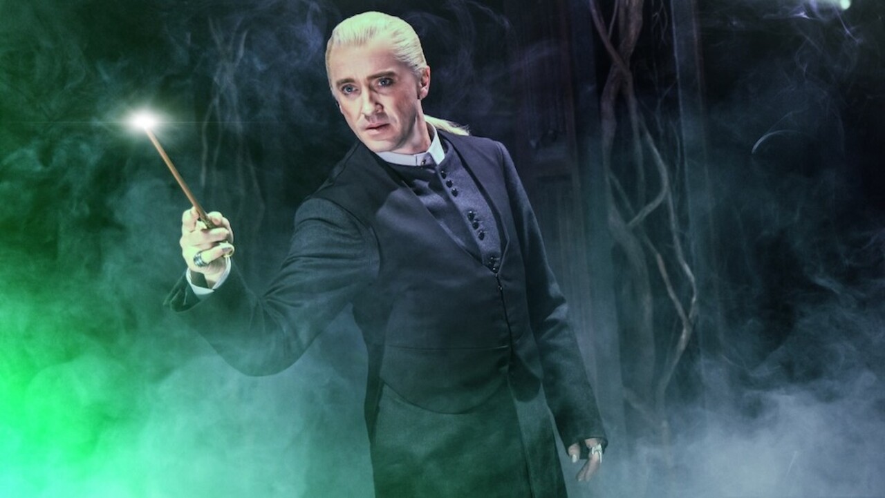 O retorno de Grint ao universo bruxo ocorre após Tom Felton, intérprete de Draco Malfoy nos filmes, também voltar ao papel na Broadway. Felton iniciou sua participação na peça em 2025 e permanecerá no elenco até 3 de janeiro de 2027. A montagem recebeu 10 indicações ao Tony Awards e conquistou seis vitórias, incluindo Melhor Peça em 2018. 
