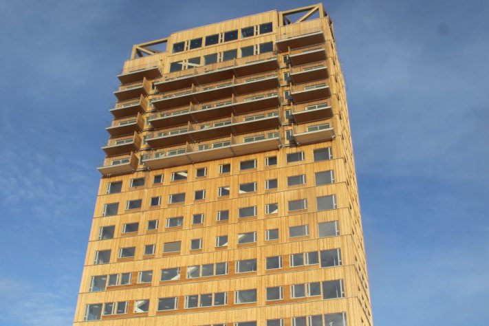 Torre de 18 andares na Noruega usa peças enormes de madeira e virou referência de engenharia – Reprodução