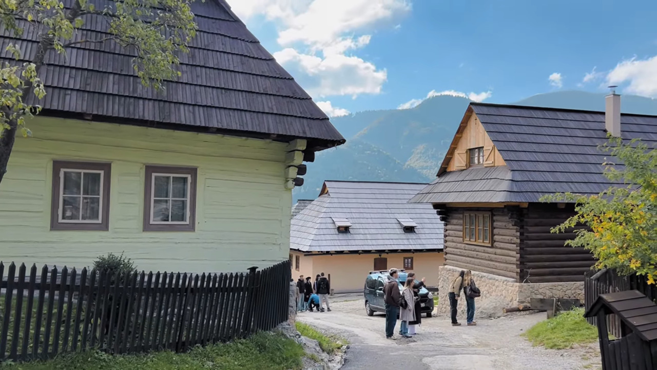A Unesco descreve o local como um assentamento remarcavelmente intacto, considerado o grupo mais completo dessas construções tradicionais na região. O título representa reconhecimento internacional de valor histórico e cultural, com acesso a mecanismos de proteção e financiamento para preservação. 
