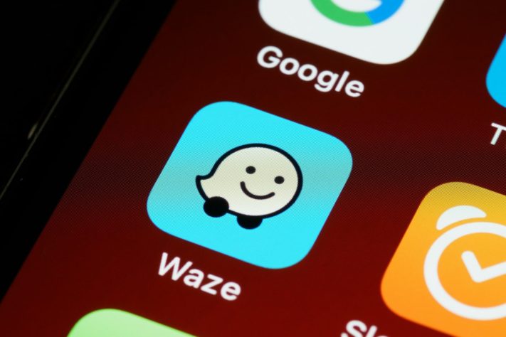 Aplicativo Waze – Brett Jordan/Unsplash