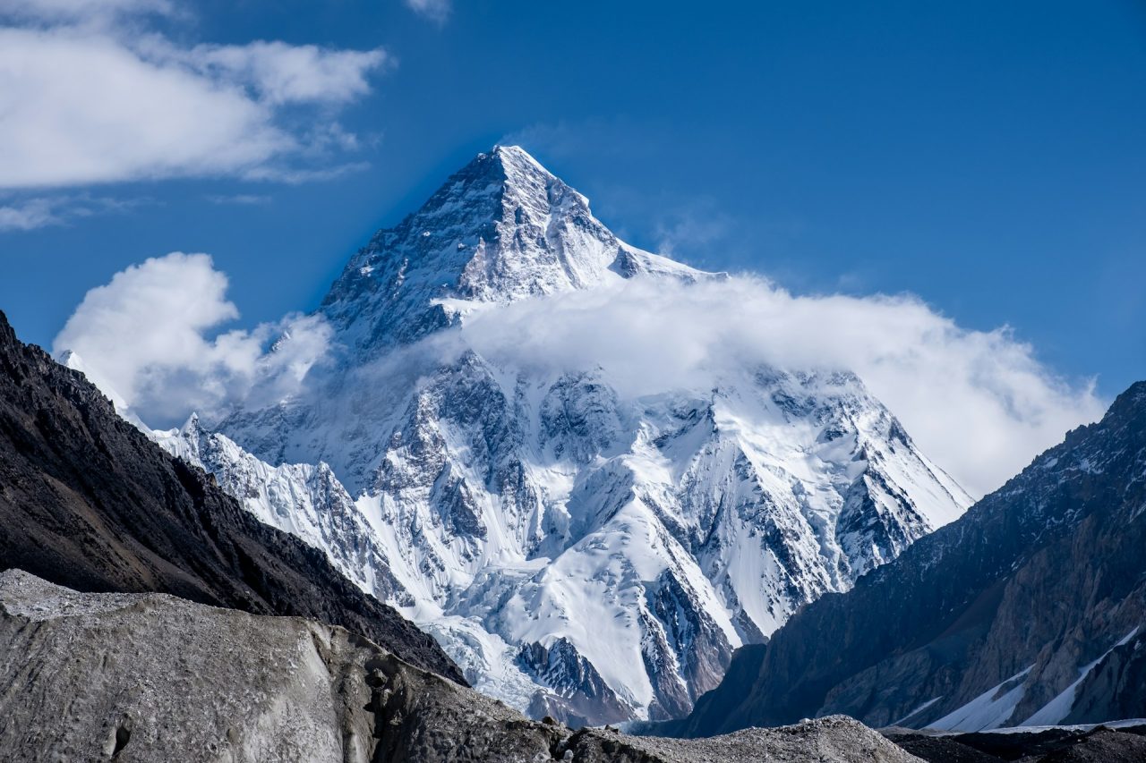 Montanha K2 – Daniel Born/Unsplash