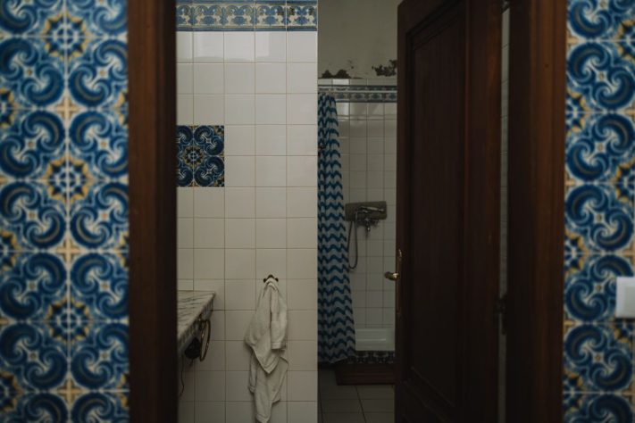 Banheiro, azulejo – Pexels/Diogo Miranda