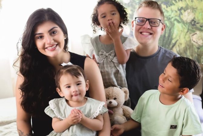 Nem quiseram conhecê-los: casal do Paraná adota três irmãos que foram recusados por mais de 70 pretendentes