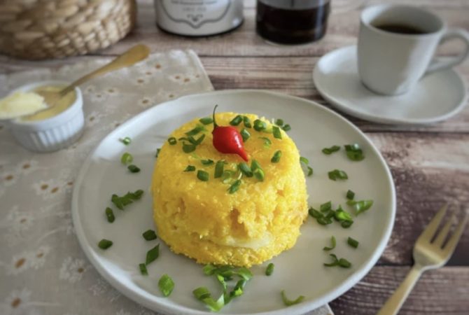 Prático, versátil e nutritivo: tradicional no Nordeste, cuscuz de milho é alternativa para café da manhã saudável