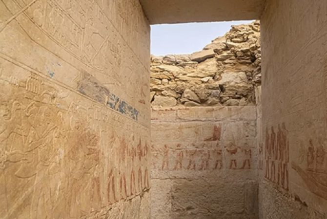 ‘Porta para o além’ e tumba da ‘elite’ de 4 mil anos são descobertas em Saqqara, no Egito
