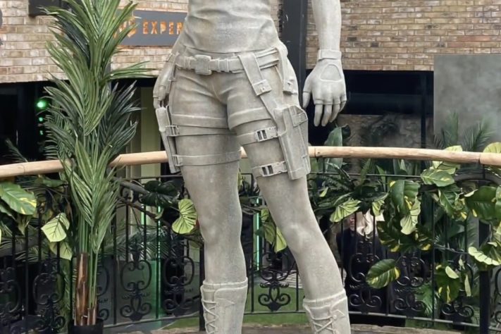 Estátua da Lara Croft – Reprodução/Attractions Magazine