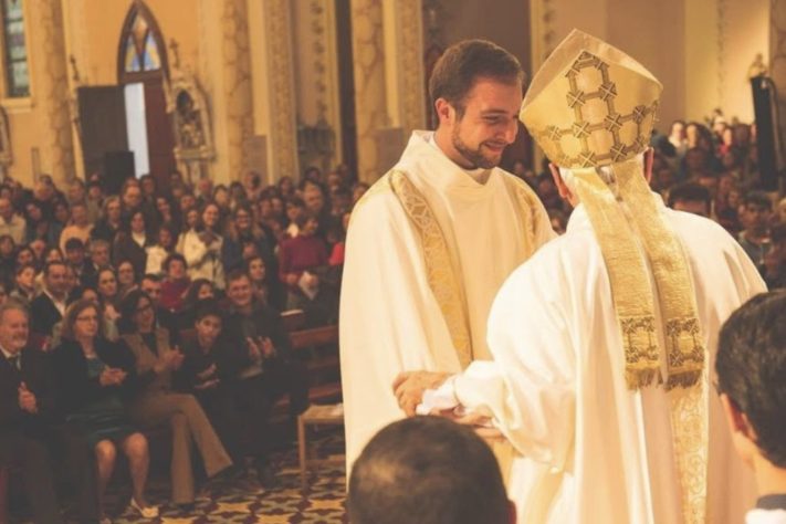 Padre Daniel D'Agnoluzzo Zatti, de Caxias do Sul, assumiu função de exorcista – Reprodução/Redes Sociais