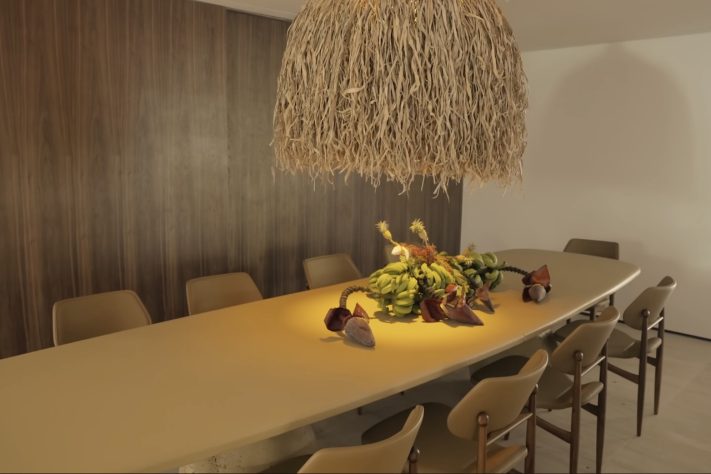 Mansão da Anitta no Itanhangá tem quarto secreto, lago e vista para a Pedra da Gávea – Reprodução/YouTube Casa Vogue Brasil