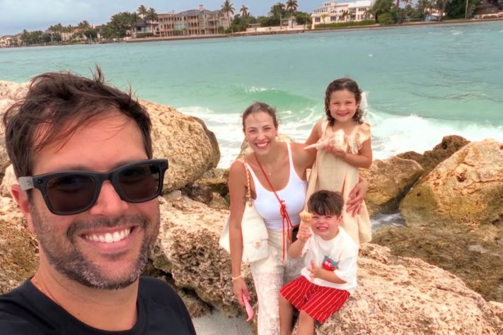 Ex-galã de novelas da Globo, Gustavo Leão vende pizzas na Flórida e ganha cidadania americana em cerimônia na Nasa – Reprodução @leao_gustavo