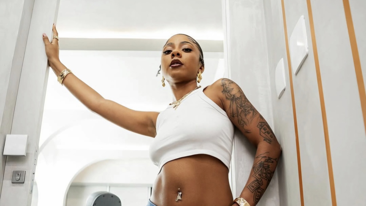 Ao G1, a rapper comentou que acredita que a indicação pode servir de incentivo para outras meninas. Ela relembrou os processos de composição realizados em seu quarto no início da carreira e declarou que esse tipo de conquista ajuda outras pessoas a sonhar mais longe.

