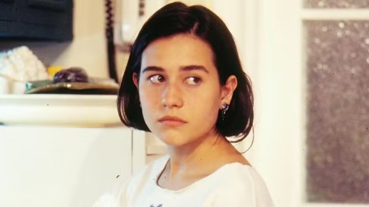 Alessandra Vidal de Negreiros Negrini nasceu em São Paulo, em 29 de agosto de 1970. Aos 18 anos, matriculou-se em um curso de teatro e, pouco tempo depois, foi chamada para realizar testes na Globo. Sua estreia na emissora aconteceu em 1993, na novela 