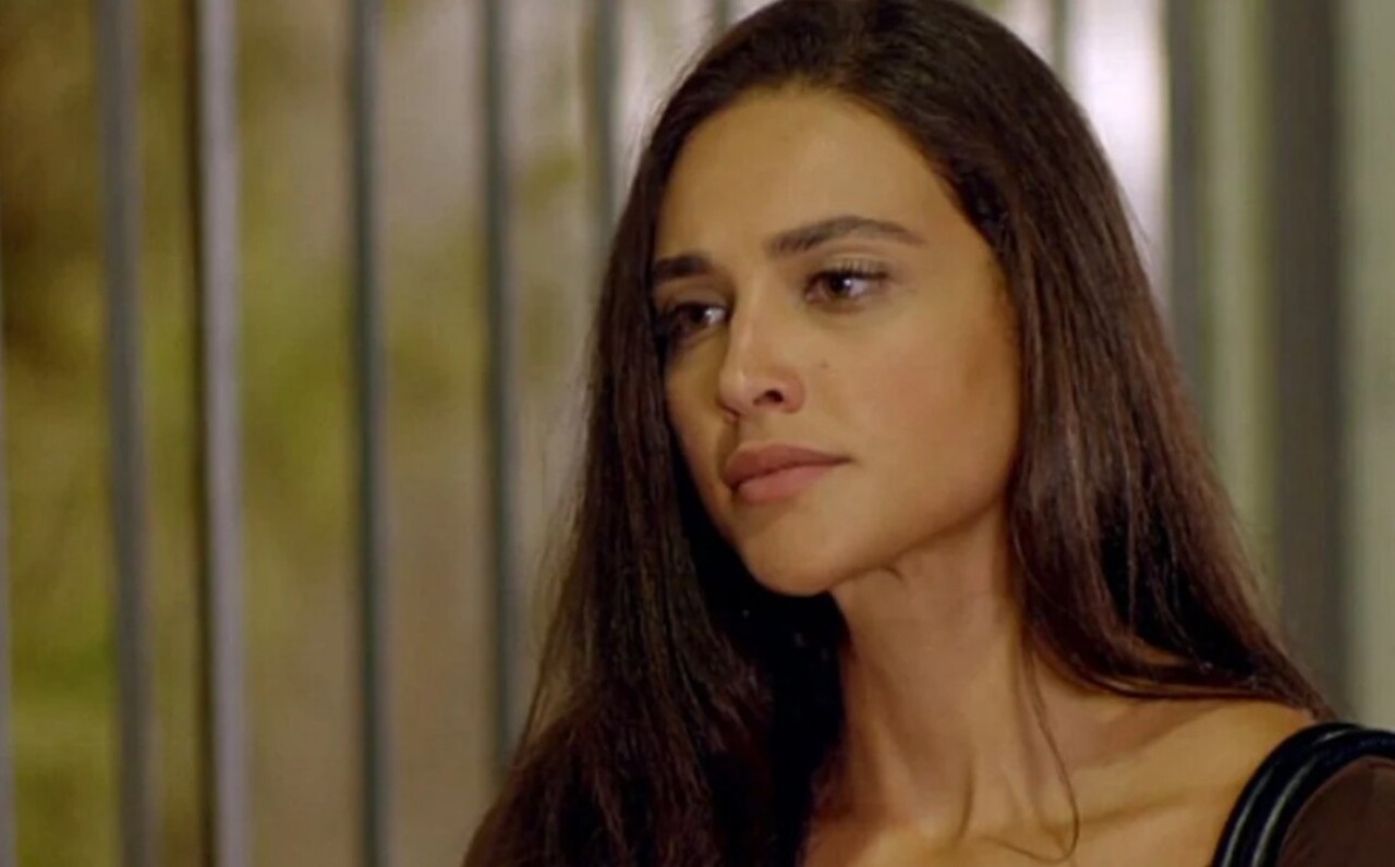 O sucesso da produção ampliou a visibilidade de Débora e abriu espaço para novos trabalhos na emissora. Depois, ela esteve em “Flor do Caribe”, “Geração Brasil” e “Alto Astral”, consolidando sua presença no elenco de novelas.
