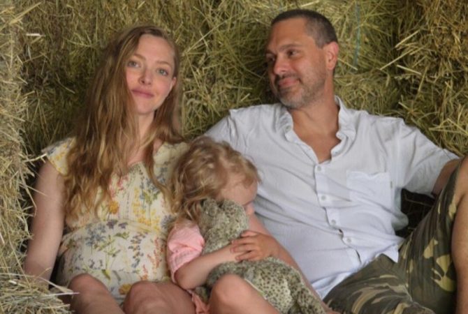 Venda de imóvel antecedeu anúncio da separação de Amanda Seyfried e Thomas Sadoski