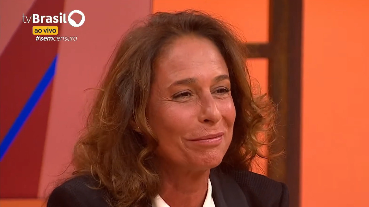 A atriz, diretora e produtora Andréa Beltrão completou 63 anos no dia 16 de setembro de 2026. Nascida no Rio de Janeiro em 1963, ela construiu uma carreira de décadas na televisão, no teatro e no cinema brasileiro, com uma trajetória marcada pela versatilidade e pela presença em diferentes produções, alternando entre papéis dramáticos e cômicos.
 -  (crédito: Repordução Youtube)