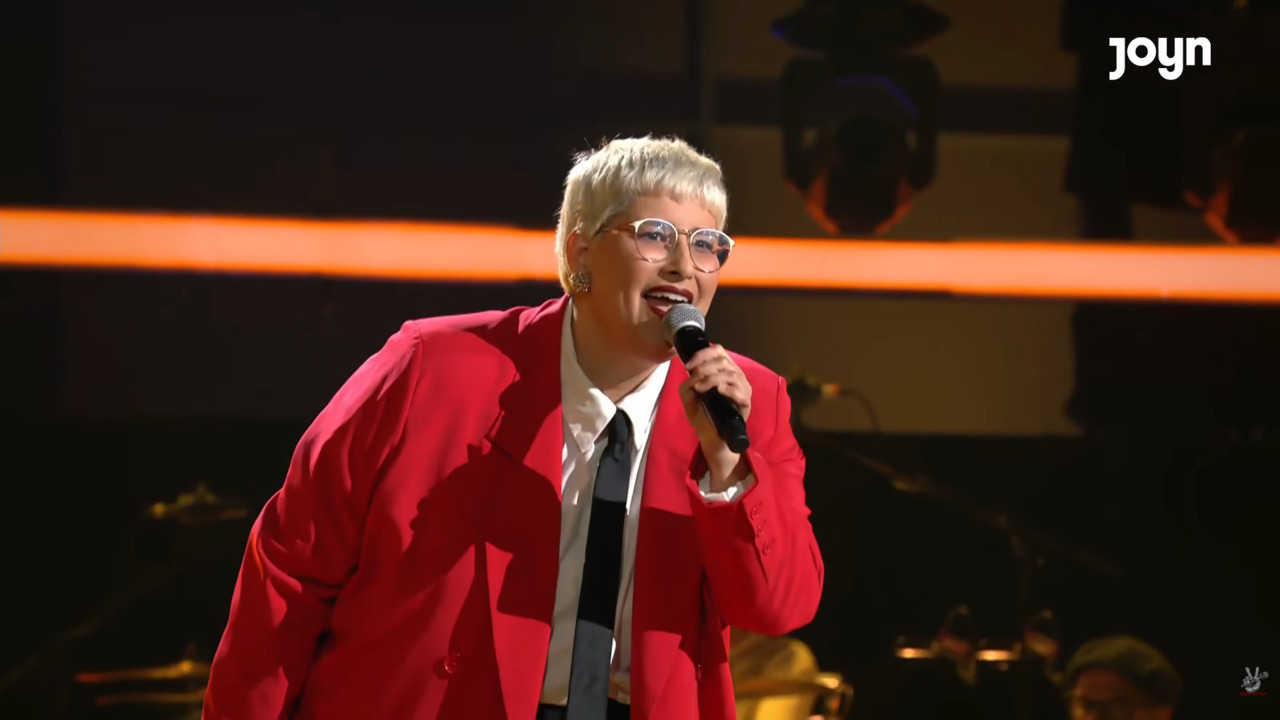 O “The Voice Alemanha” é exibido às sextas-feiras pela SAT.1 e aos sábados pela ProSieben, sempre às 20h15, horário local. A edição de 2026 mantém a estrutura tradicional do programa, que começa com as audições às cegas e segue para as fases eliminatórias. 
