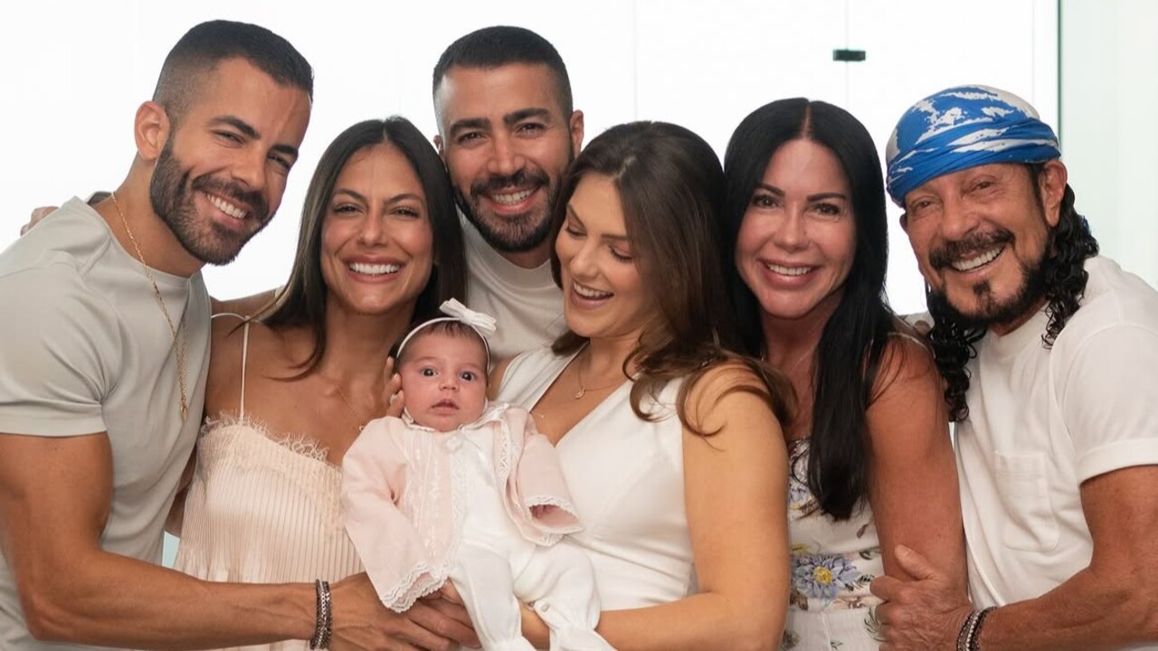Bell também já comentou muitas vezes que a família é muito importante para ele. Ele é casado com Ana Marques há mais de quarenta anos, e o casal tem dois filhos, Rafael e Filipe, conhecidos como Rafa e Pipo. Os dois seguem carreira musical à frente da banda de axé Rafa e Pipo Marques. 
