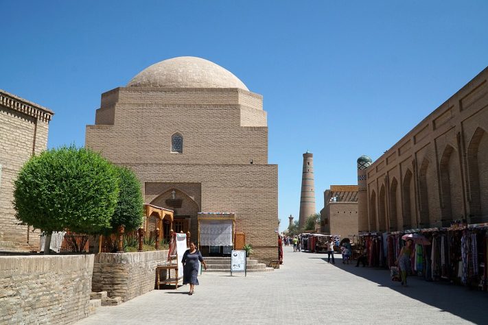Khiva, Uzbequistão – Wikimedia Commons/Adam Harangozó