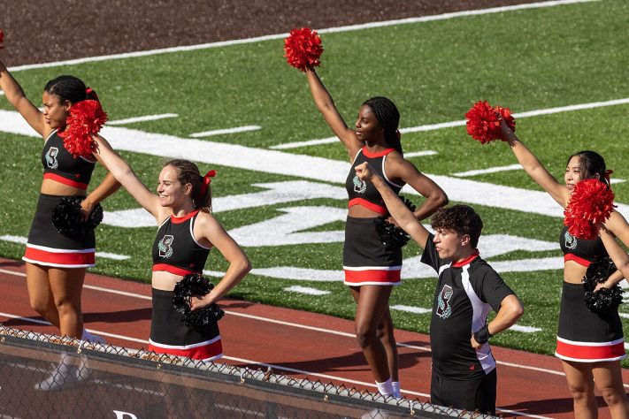 Cheerleaders – Wikimedia Commons/Kenneth C. Zirkel