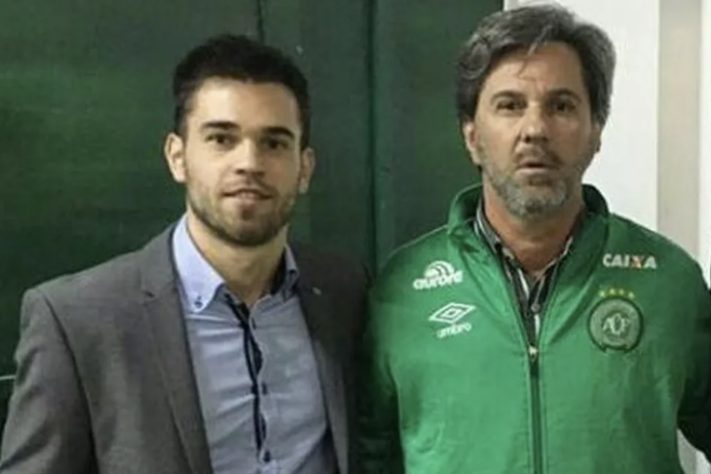 Caio Junior e filho Matheus Saroli — Reprodução/Facebook