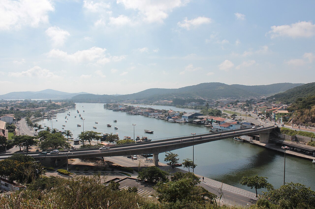 O patrimônio local recebeu reconhecimento federal ao longo do século 20, inclusive com o tombamento do conjunto paisagístico em 1967 pelo Iphan. A proteção considera não apenas edifícios antigos, mas a relação entre construções, praias, dunas, restinga, canal e outras formas naturais.