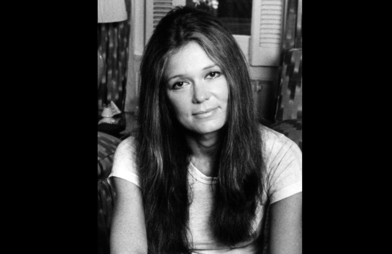Gloria Steinem – Jornalista, escritora e ativista americana, tornou-se uma das figuras mais influentes do movimento feminista nos Estados Unidos. Morreu em 2 de setembro de 2026, aos 92 anos, em sua casa em Nova York de causas naturais.