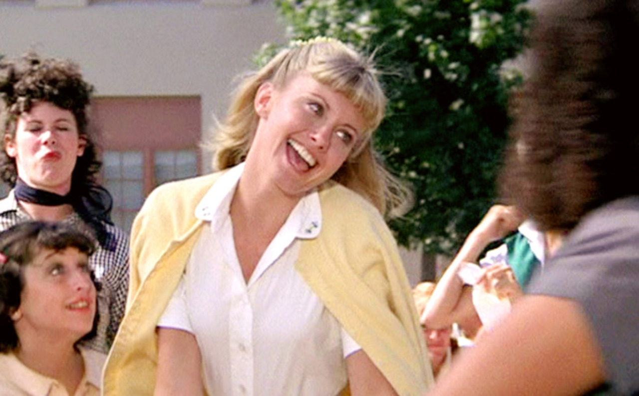 Olivia Newton-John — Sandy, Grease - Tinha 29 anos quando interpretou Sandy em Grease, lançado em 1978. Sandy ainda era estudante do último ano do ensino médio. Curiosamente, ela nem era a integrante mais velha do elenco a interpretar uma adolescente.