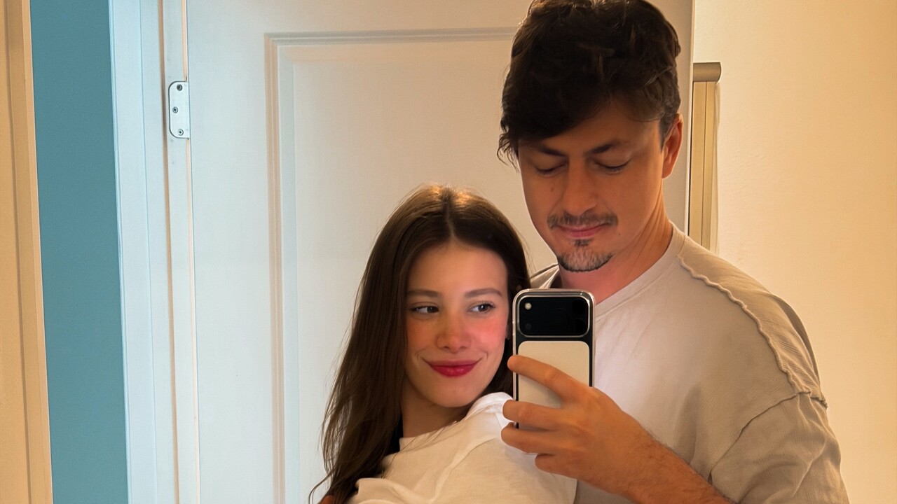 Lia é esperada para outubro e já conta com o carinho de familiares e amigos, que acompanham de perto a gestação. Enquanto aguarda o nascimento, Caroline se diverte com os palpites sobre a aparência da filha e diz estar ansiosa para descobrir com quem ela vai se parecer. 
