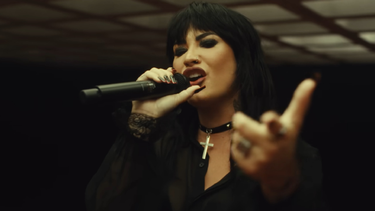 Essa não é a primeira passagem da cantora pelo Brasil. Demi já havia se apresentado no Rock in Rio em 2022 e passou pelo festival The Town, em São Paulo, em 2023. Depois do show na Cidade do Rock, ela segue para dois shows solo em São Paulo, marcados para os dias 15 e 16 de setembro, com ingressos vendidos pela Ticketmaster.
