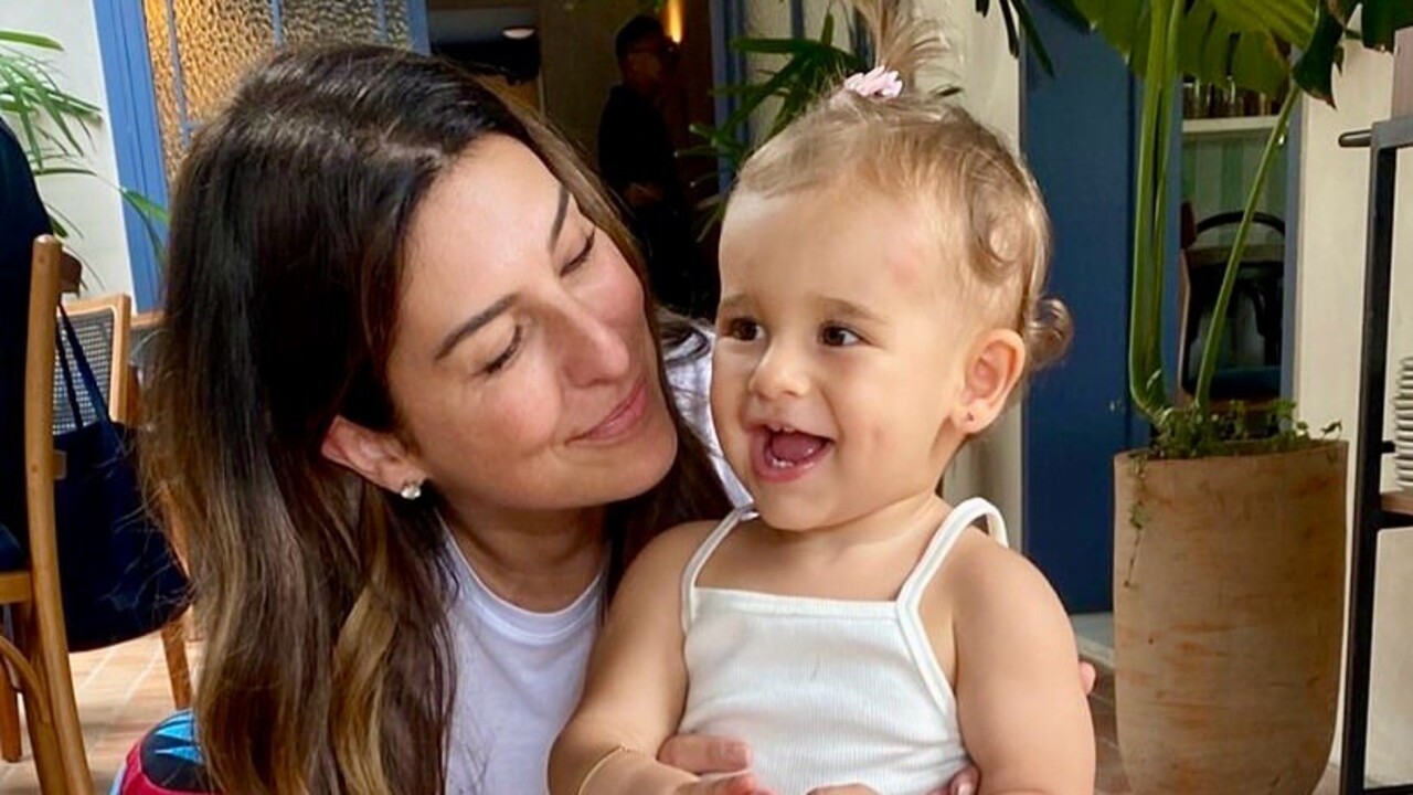 A atriz também comentou sobre a culpa que sentiu nas primeiras vezes em que precisou se afastar de Pilar. Mesmo com a filha bem cuidada, ela disse que se sentia culpada. 